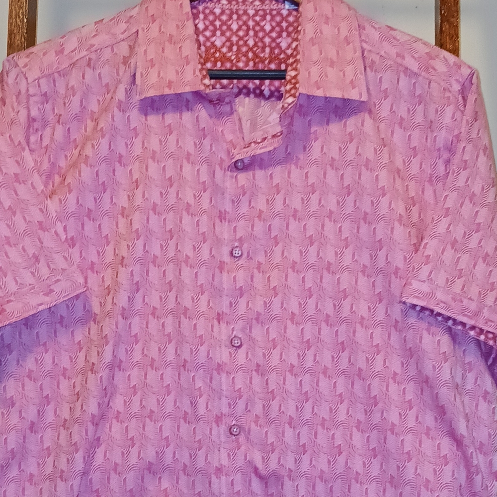 Robert Graham Textured Button Down Short Sleeve Shirt. Pink Color XL